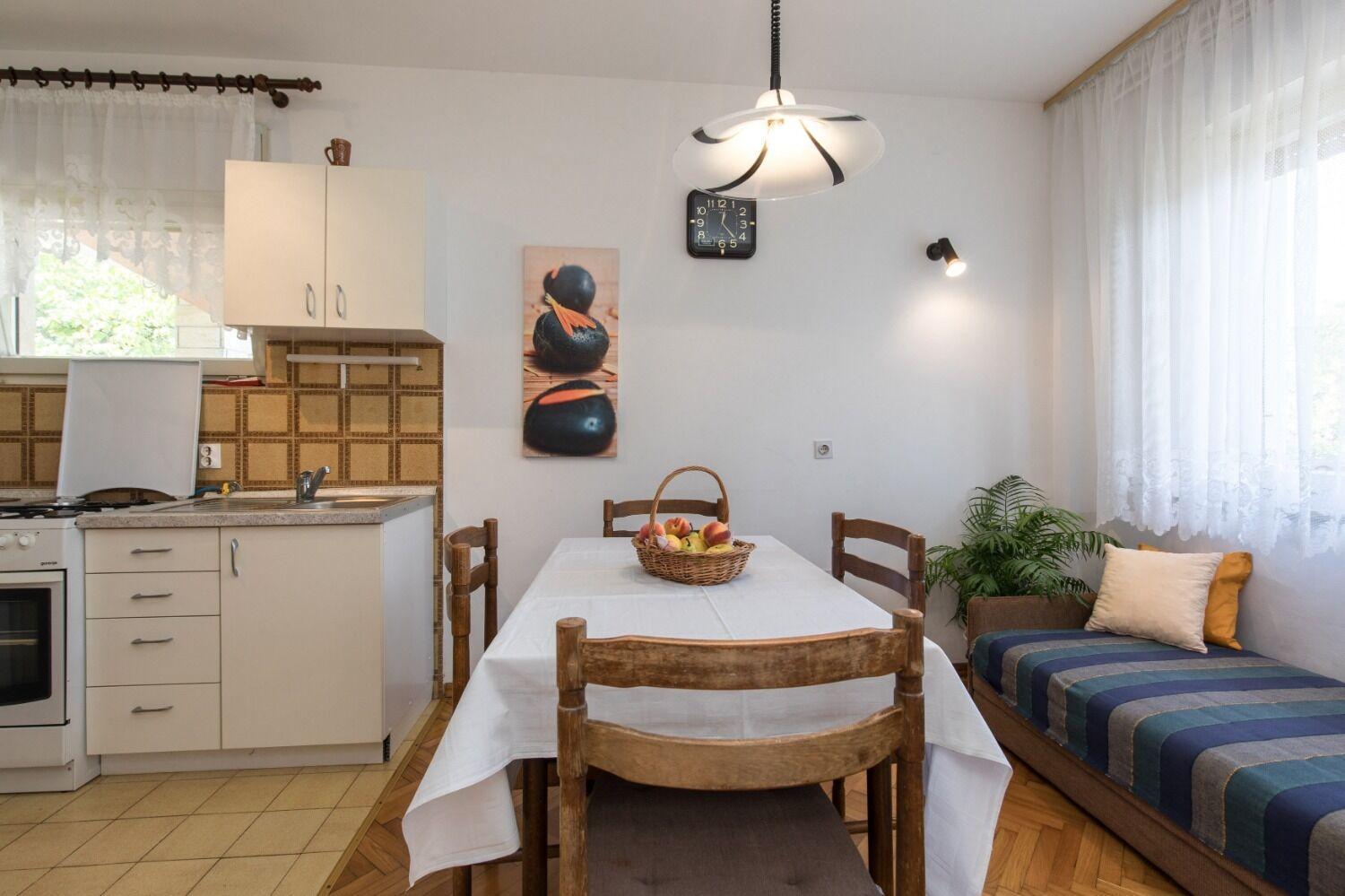 Apartments Kate - 100 M From Beach Malinska Eksteriør bilde