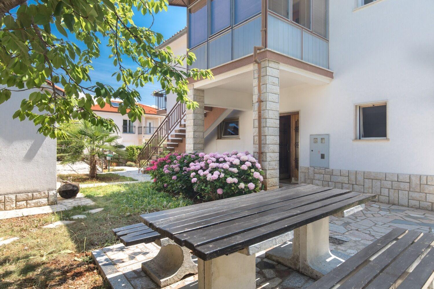 Apartments Kate - 100 M From Beach Malinska Eksteriør bilde